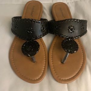 Like new condition Pierre Dumas sandals size 7.5